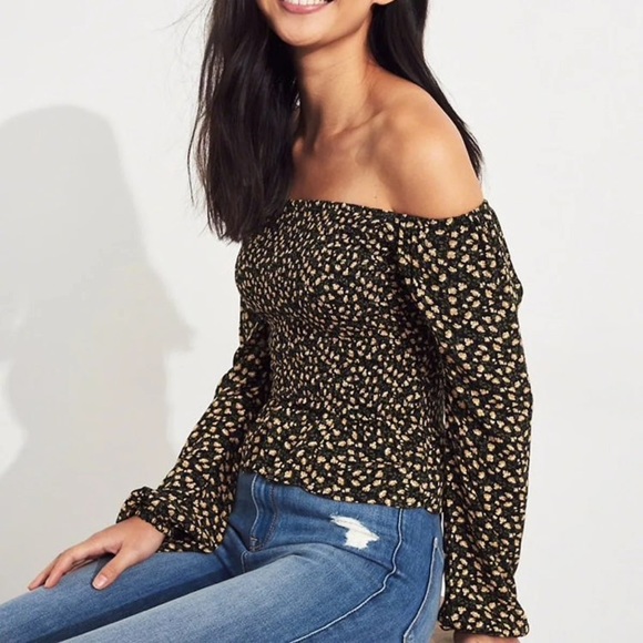 Off-Shoulder Peasant Top - Picture 1 of 8